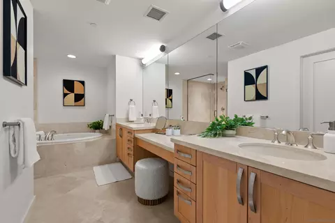 Bath - 5430 La Jolla Blvd #C302, La Jolla, CA 92037 photo 1 of 3