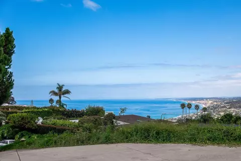 View/Area - 2349 Rue Adriane, La Jolla, CA 92037 photo 3 of 6