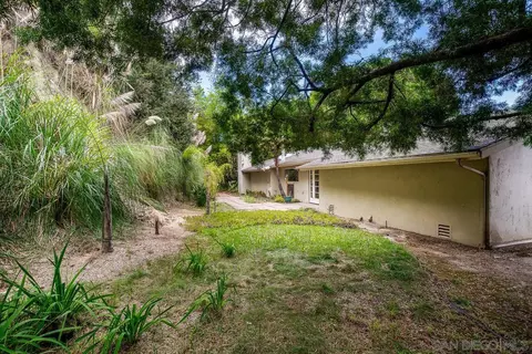Exterior - 2349 Rue Adriane, La Jolla, CA 92037 photo 3 of 7