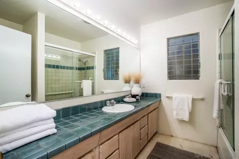 Bath - 2349 Rue Adriane, La Jolla, CA 92037 photo 2 of 2