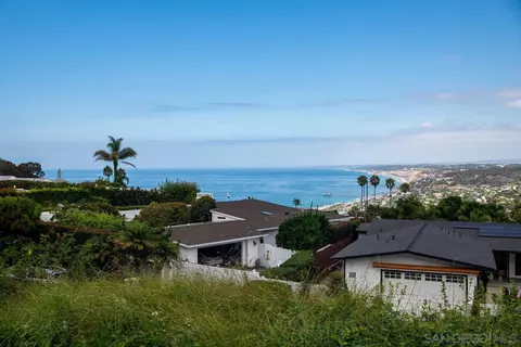 View/Area - 2349 Rue Adriane, La Jolla, CA 92037 photo 2 of 6