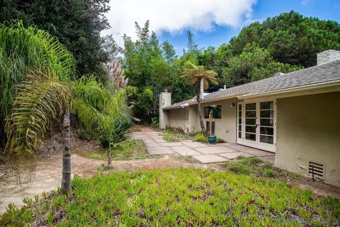 Exterior - 2349 Rue Adriane, La Jolla, CA 92037 photo 4 of 7