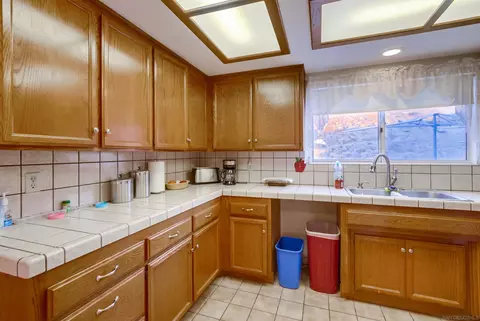 Kitchen - 16521 Wikiup Rd, Ramona, CA 92065 photo 2 of 4