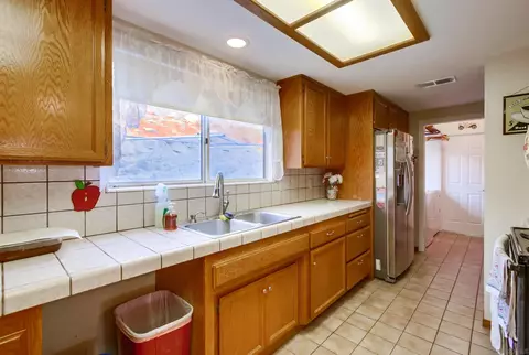 Kitchen - 16521 Wikiup Rd, Ramona, CA 92065 photo 3 of 4
