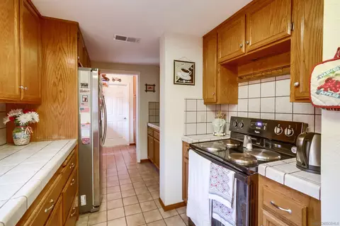 Kitchen - 16521 Wikiup Rd, Ramona, CA 92065 photo 4 of 4