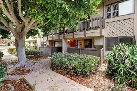 8352 Via Sonoma #C, La Jolla, CA 92037