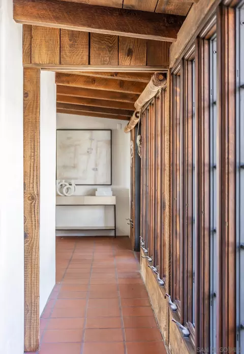 Entry Way - 6004 Avenida Cresta, La Jolla, CA 92037 photo 6 of 9
