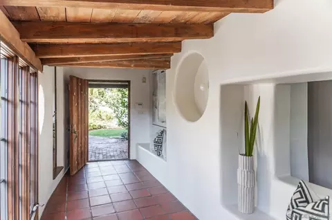 Entry Way - 6004 Avenida Cresta, La Jolla, CA 92037 photo 8 of 9