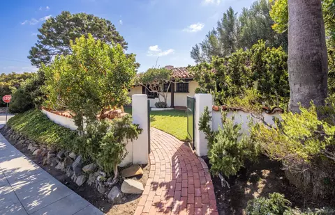 Exterior - 6004 Avenida Cresta, La Jolla, CA 92037 photo 1 of 10
