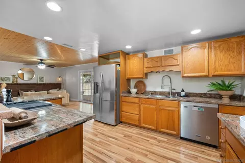 329 Sacramento Ave, Spring Valley, CA 91977 photo 8
