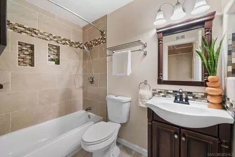 329 Sacramento Ave, Spring Valley, CA 91977 photo 16