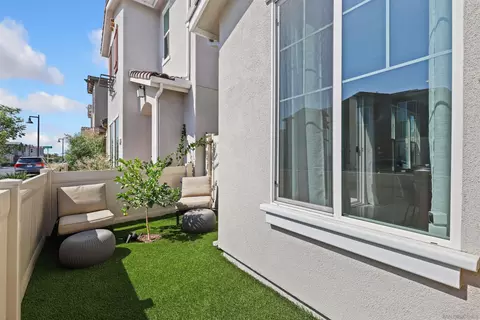 2737 Pepino St, Spring Valley, CA 91977 photo 2