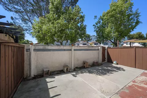 Exterior - 1559 Apache Dr #B, Chula Vista, CA 91910 photo 2 of 4