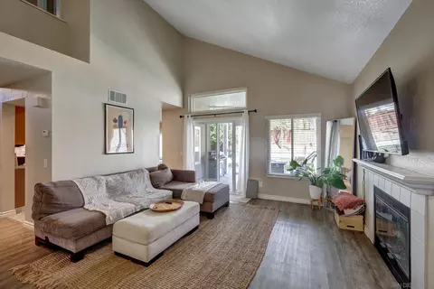 Living - 43110 Corte Landeros, Temecula, CA 92592 photo 1 of 2