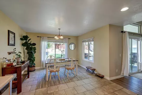 Dining - 43110 Corte Landeros, Temecula, CA 92592 photo 2 of 2