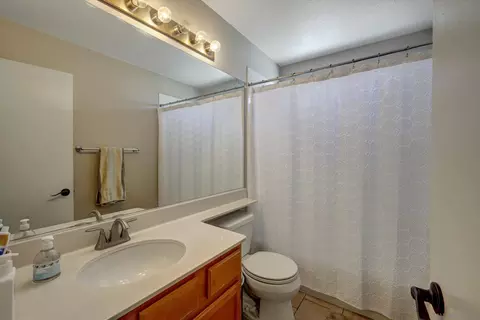 Bath - 43110 Corte Landeros, Temecula, CA 92592 photo 4 of 5