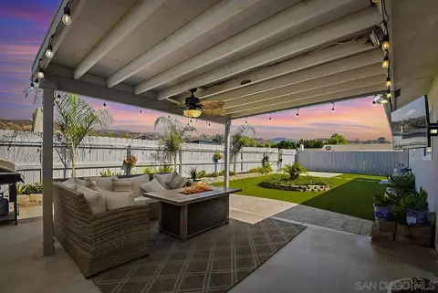 13042 Beechtree St, Lakeside, CA 92040