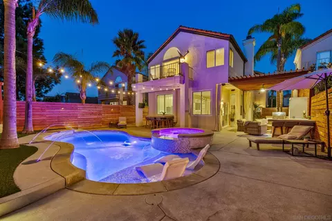 17840 Pueblo Vista Ln, San Diego, CA 92127