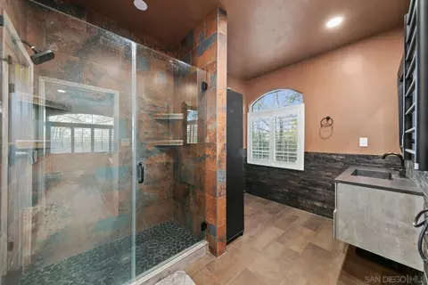 Bath - 2094 Via Del Torrie, Alpine, CA 91901 photo 1 of 5