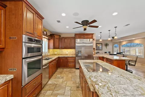 Kitchen - 2094 Via Del Torrie, Alpine, CA 91901 photo 3 of 4