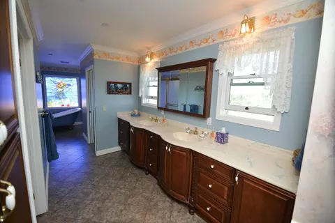 Bath - 1746 Smokey Ln, Spring Valley, CA 91977 photo 3 of 10