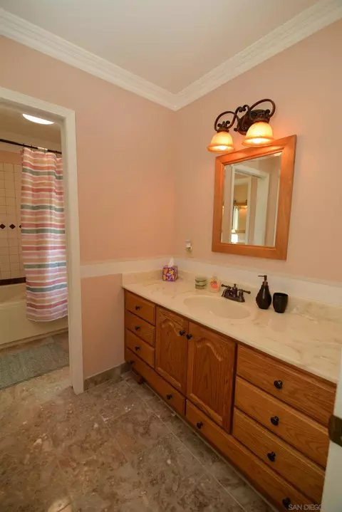 Bath - 1746 Smokey Ln, Spring Valley, CA 91977 photo 10 of 10