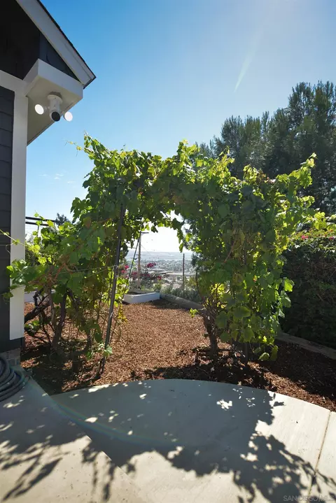 Exterior - 1746 Smokey Ln, Spring Valley, CA 91977 photo 16 of 18