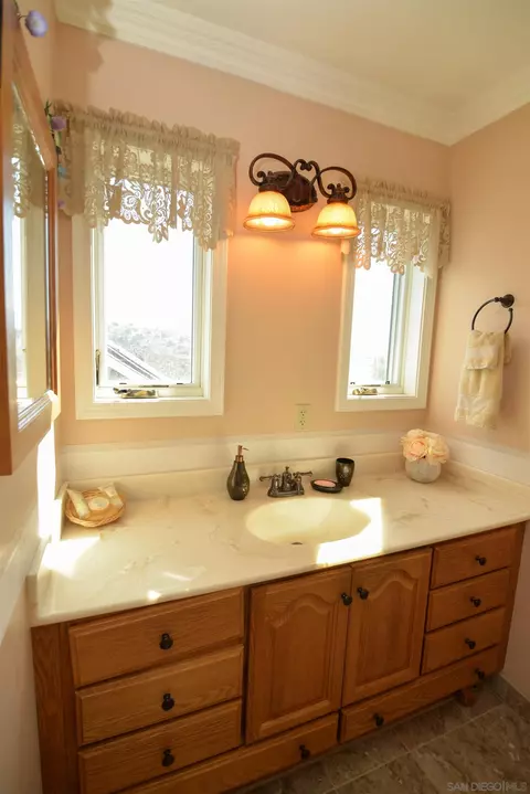 Bath - 1746 Smokey Ln, Spring Valley, CA 91977 photo 7 of 10