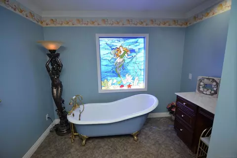 Bath - 1746 Smokey Ln, Spring Valley, CA 91977 photo 4 of 10