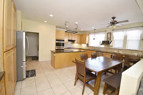 Kitchen - 23538 Forest Hill Dr, Ramona, CA 92065 photo 3 of 4