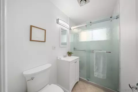 Bath - 8877 Kelburn Ave, Spring Valley, CA 91977 photo 1 of 2