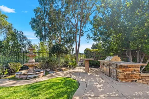 Exterior - 33438 Fox Rd, Temecula, CA 92592 photo 5 of 7