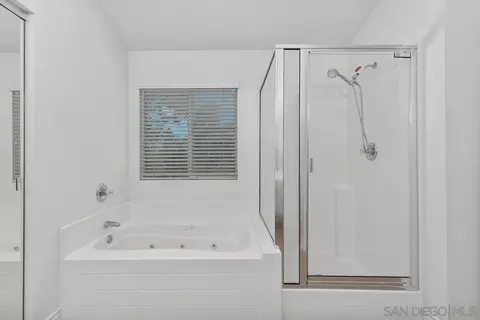 Bath - 33438 Fox Rd, Temecula, CA 92592 photo 5 of 5