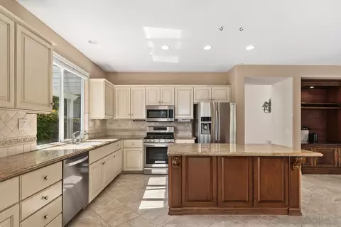 Kitchen - 33438 Fox Rd, Temecula, CA 92592 photo 3 of 4