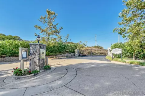 View/Area - 25334 Rue De Fleur, Escondido, CA 92026 photo 2 of 8