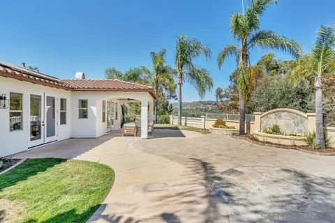Exterior - 25334 Rue De Fleur, Escondido, CA 92026 photo 12 of 12