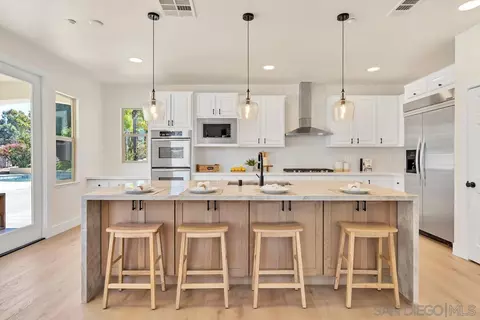Kitchen - 25334 Rue De Fleur, Escondido, CA 92026 photo 2 of 5