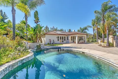 Exterior - 25334 Rue De Fleur, Escondido, CA 92026 photo 4 of 12