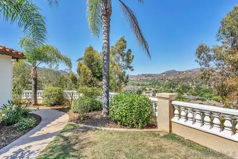 Exterior - 25334 Rue De Fleur, Escondido, CA 92026 photo 9 of 12