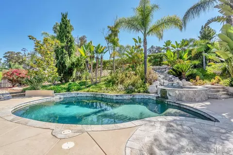 Exterior - 25334 Rue De Fleur, Escondido, CA 92026 photo 10 of 12