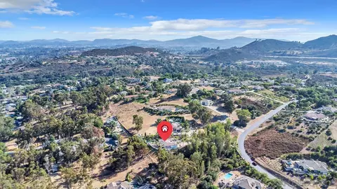 View/Area - 25334 Rue De Fleur, Escondido, CA 92026 photo 7 of 8