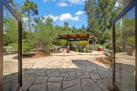 2123 Willowbrook St, Escondido, CA 92029 photo 23