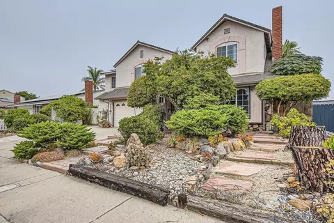 10101 Waynecrest Ln, Santee, CA 92071