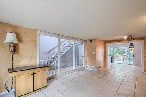 10101 Waynecrest Ln, Santee, CA 92071 photo 5