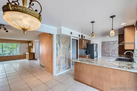 10101 Waynecrest Ln, Santee, CA 92071 photo 3