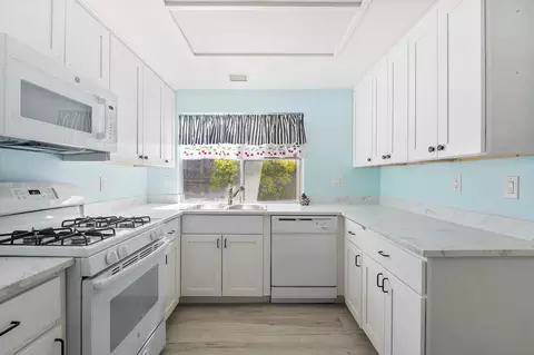 Kitchen - 42108 Agena, Temecula, CA 92592 photo 1 of 3