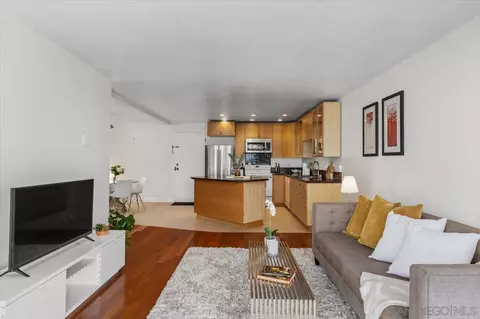 8308 Regents Rd #2K, San Diego, CA 92122