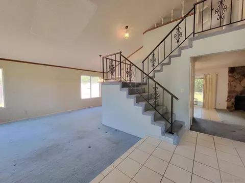 874 Sumac Pl, Escondido, CA 92027 photo 2