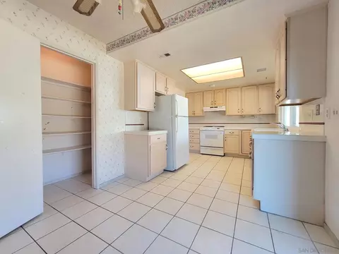 874 Sumac Pl, Escondido, CA 92027 photo 9