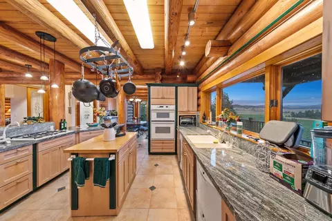 Kitchen - 34996 Piute Trl, Julian, CA 92036 photo 2 of 3